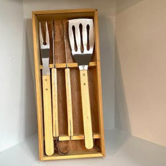 Wooden Box New BBQ Gift Set For BBQ Lovers | Premium Quality BBQ Grill Gift Set - Picture 3 of 7